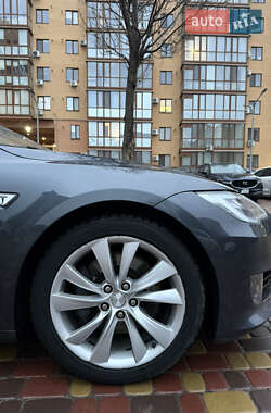Лифтбек Tesla Model S 2016 в 