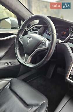 Ліфтбек Tesla Model S 2016 в Вінниці