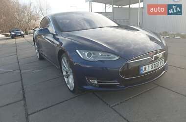 Ліфтбек Tesla Model S 2015 в Києві