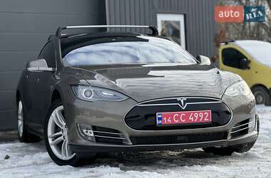 Ліфтбек Tesla Model S 2015 в Трускавці