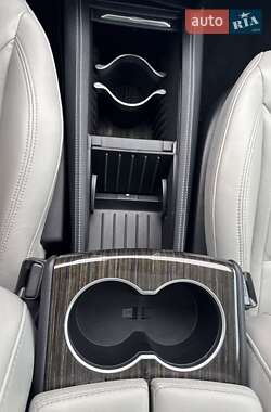 Лифтбек Tesla Model S 2015 в Виннице