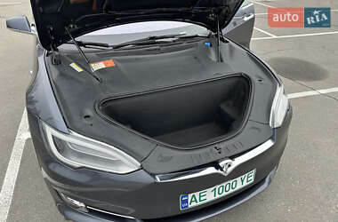 Лифтбек Tesla Model S 2018 в 