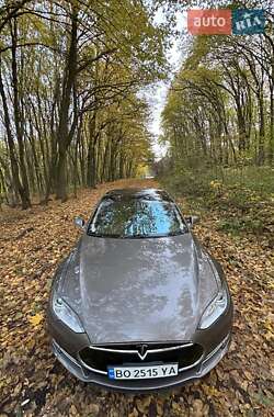 Лифтбек Tesla Model S 2015 в 
