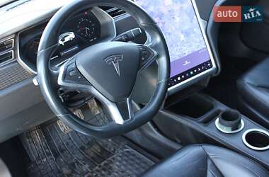 Лифтбек Tesla Model S 2016 в Львове