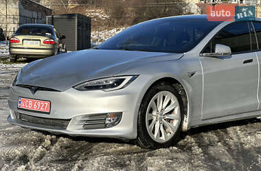 Лифтбек Tesla Model S 2017 в 