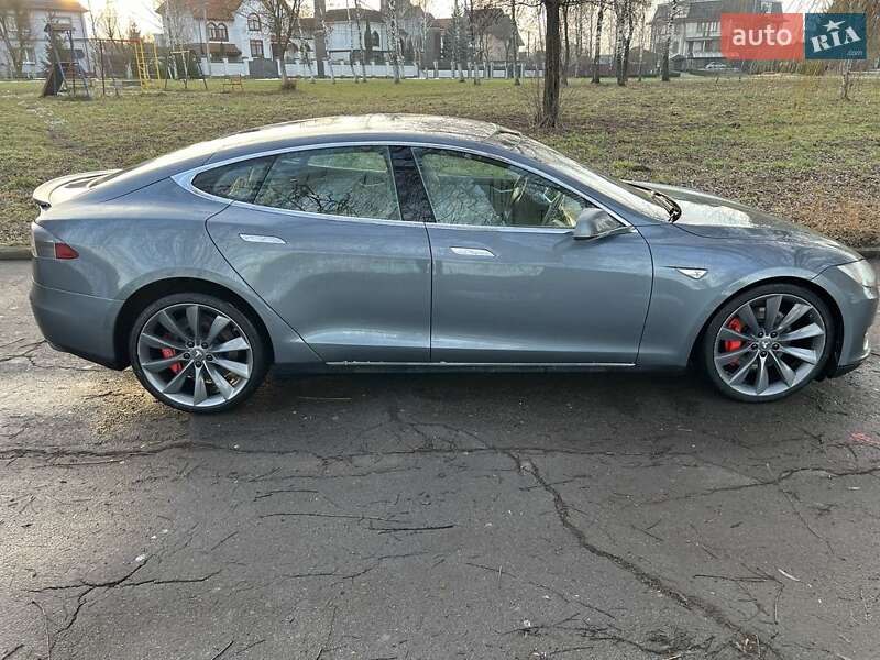 Ліфтбек Tesla Model S 2013 в Рівному