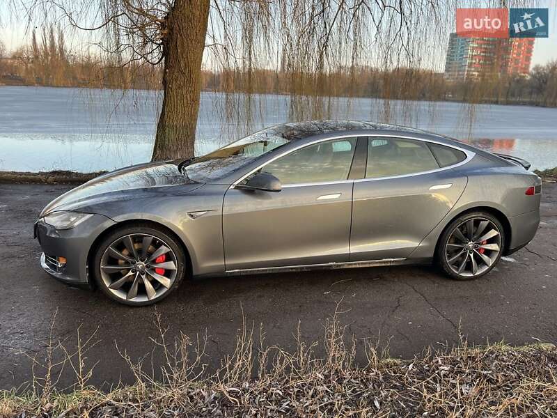 Ліфтбек Tesla Model S 2013 в Рівному