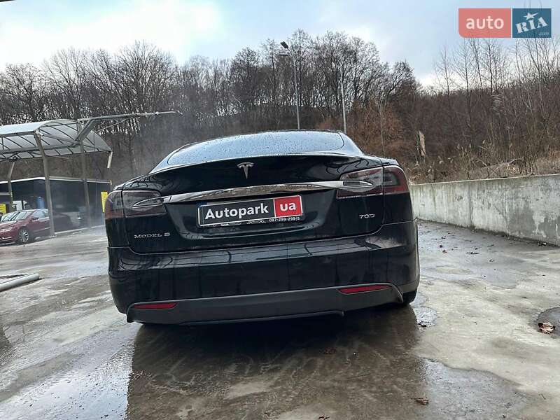 Ліфтбек Tesla Model S 2015 в Києві
