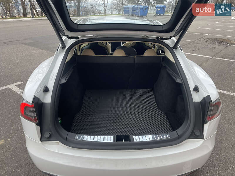 Ліфтбек Tesla Model S 2012 в Одесі