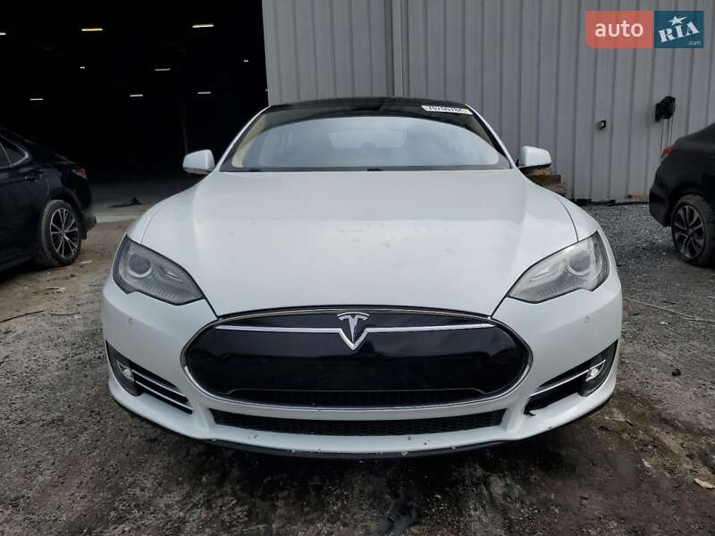 Ліфтбек Tesla Model S 2014 в Івано-Франківську