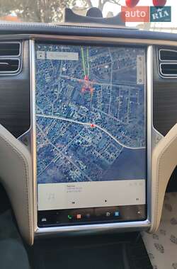 Лифтбек Tesla Model S 2014 в 