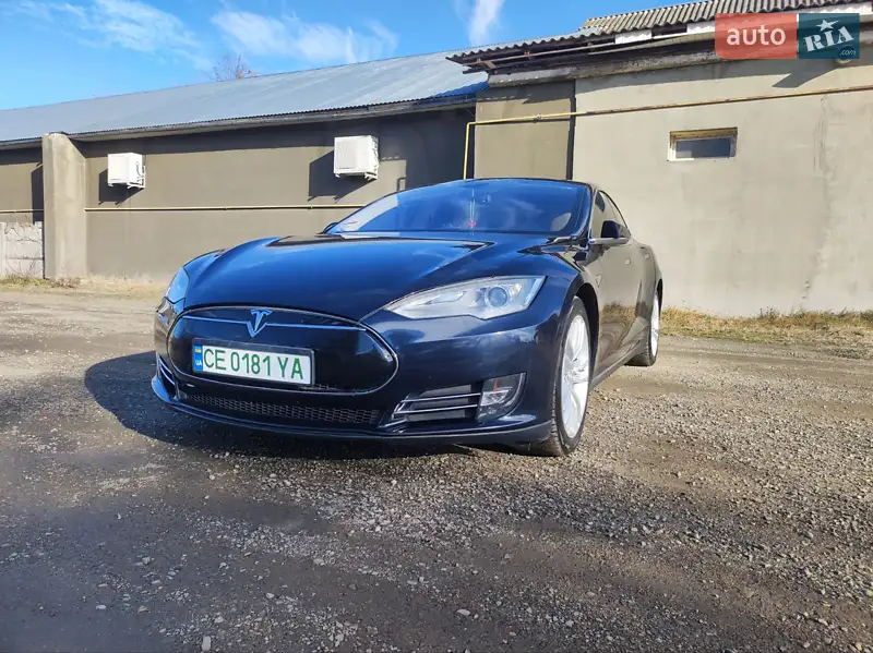 Tesla Model S 2014