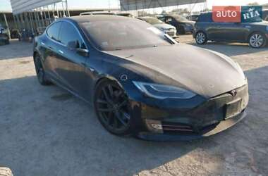 Ліфтбек Tesla Model S 2016 в Києві