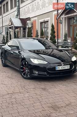 Ліфтбек Tesla Model S 2015 в Стрию