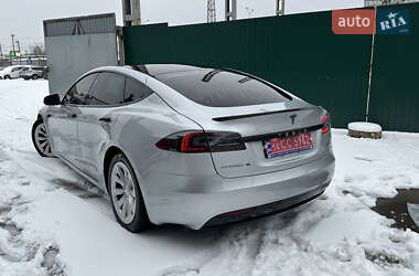 Лифтбек Tesla Model S 2017 в 