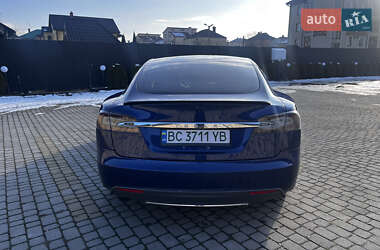 Лифтбек Tesla Model S 2015 в Львове