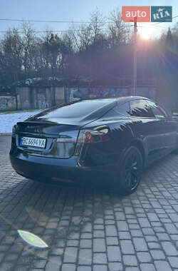 Лифтбек Tesla Model S 2018 в Львове