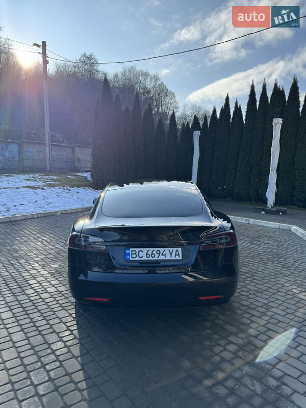 Ліфтбек Tesla Model S 2018 в Львові