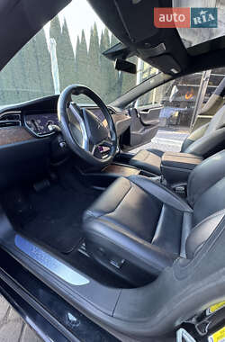 Лифтбек Tesla Model S 2018 в Львове