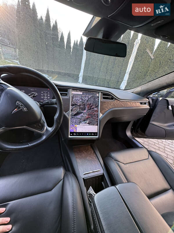 Ліфтбек Tesla Model S 2018 в Львові