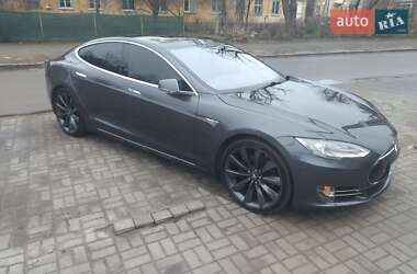 Ліфтбек Tesla Model S 2016 в Дніпрі