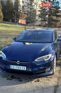 Ліфтбек Tesla Model S 2017 в Чернівцях