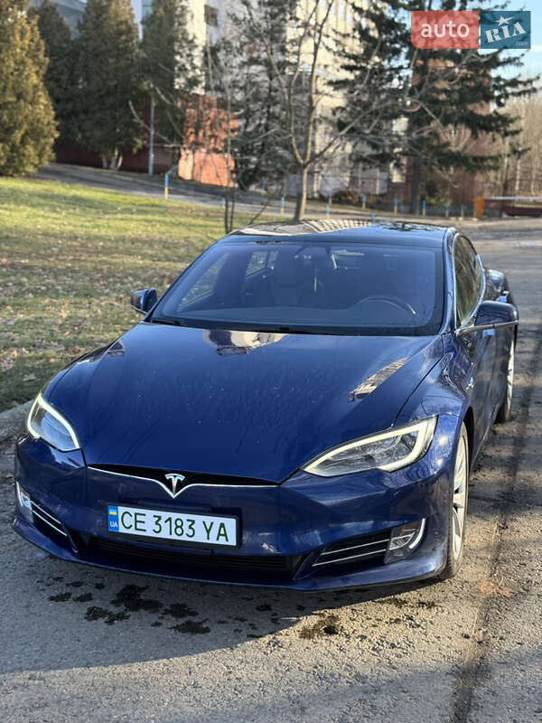 Лифтбек Tesla Model S 2017 в Черновцах