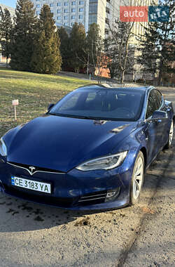 Лифтбек Tesla Model S 2017 в Черновцах