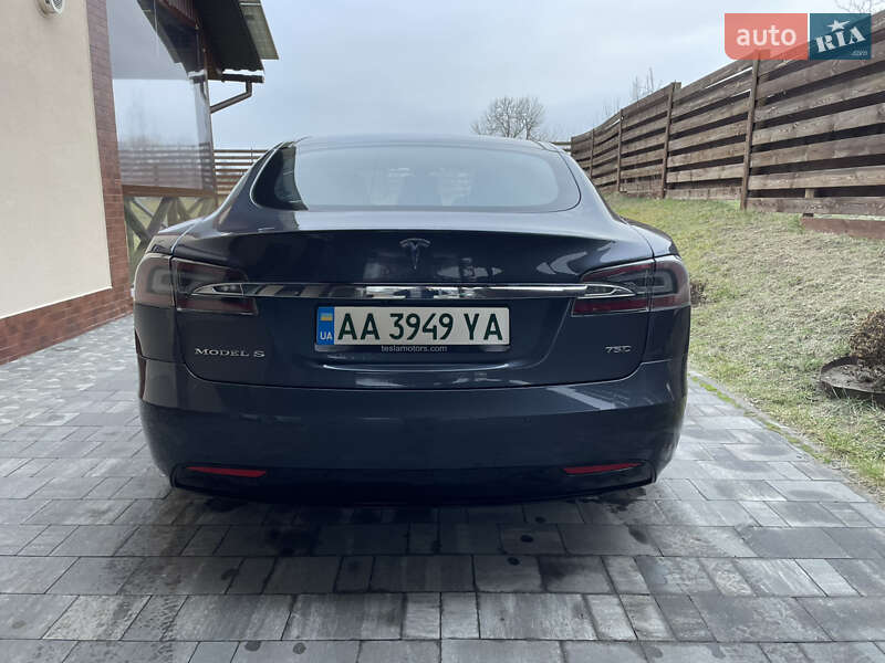 Ліфтбек Tesla Model S 2016 в Києві