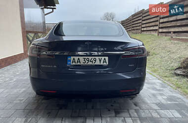 Лифтбек Tesla Model S 2016 в Киеве