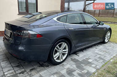 Лифтбек Tesla Model S 2016 в Киеве