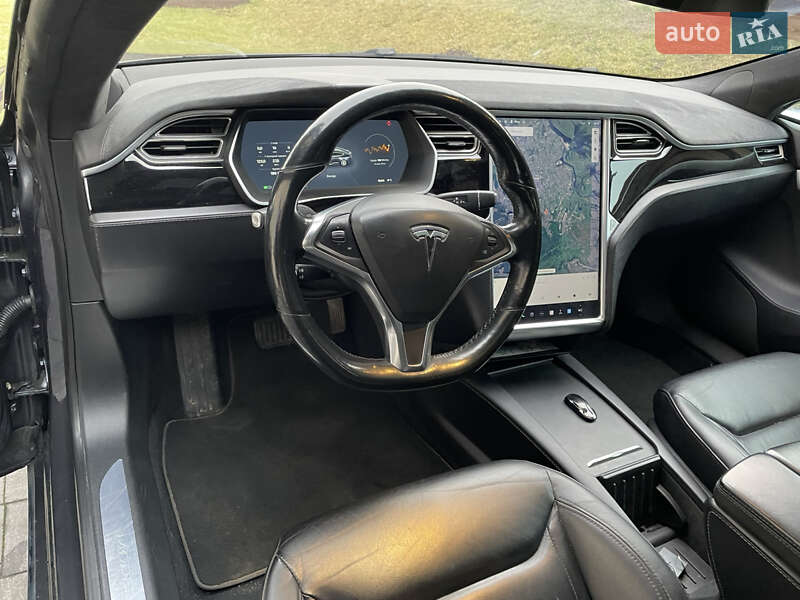 Ліфтбек Tesla Model S 2016 в Києві