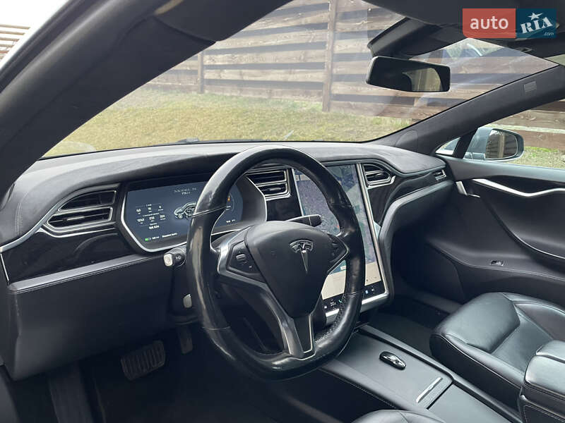 Ліфтбек Tesla Model S 2016 в Києві