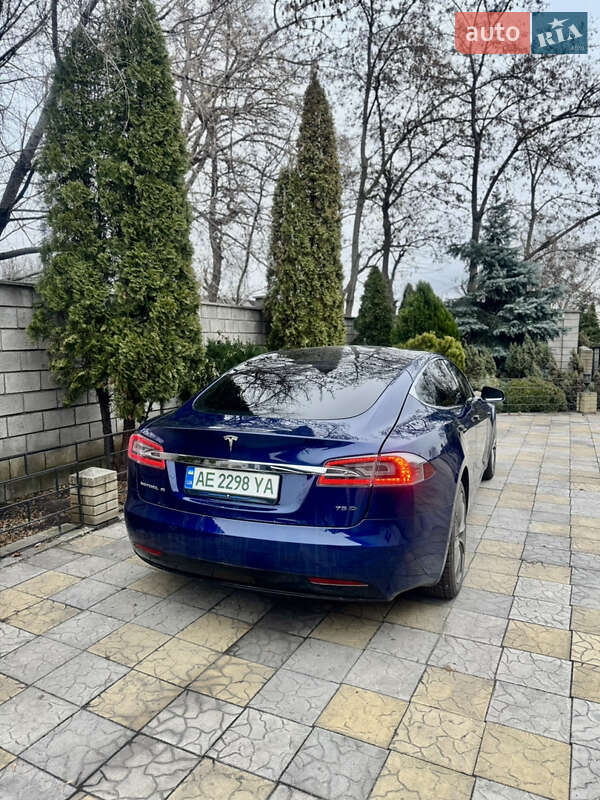 Ліфтбек Tesla Model S 2017 в Кам'янському