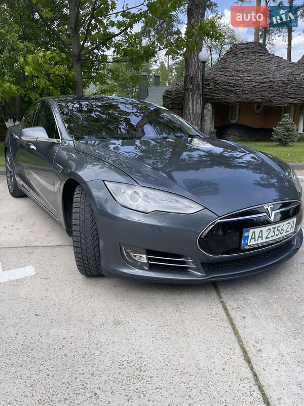 Tesla Model S 2013