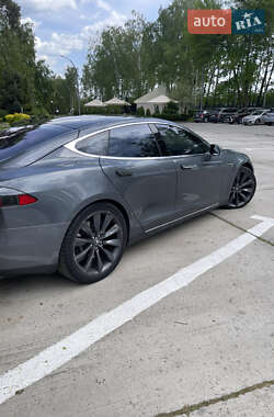Лифтбек Tesla Model S 2013 в 