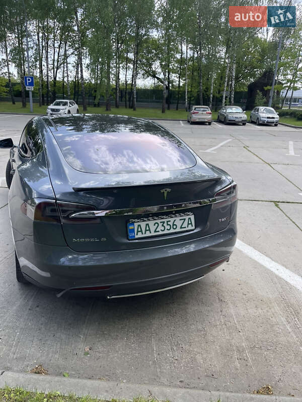 Ліфтбек Tesla Model S 2013 в Києві фото 28 Ліфтбек Tesla Model S 2013 в Києві
