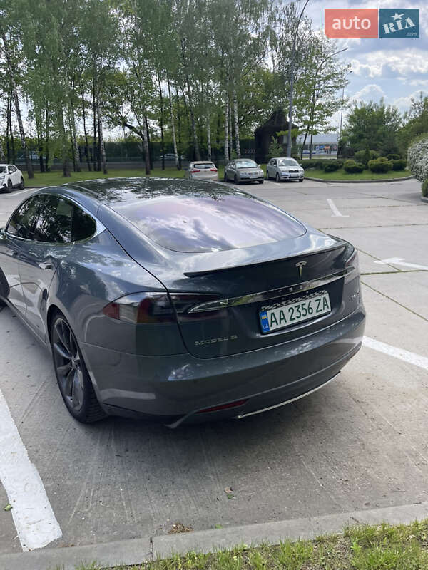 Ліфтбек Tesla Model S 2013 в Києві