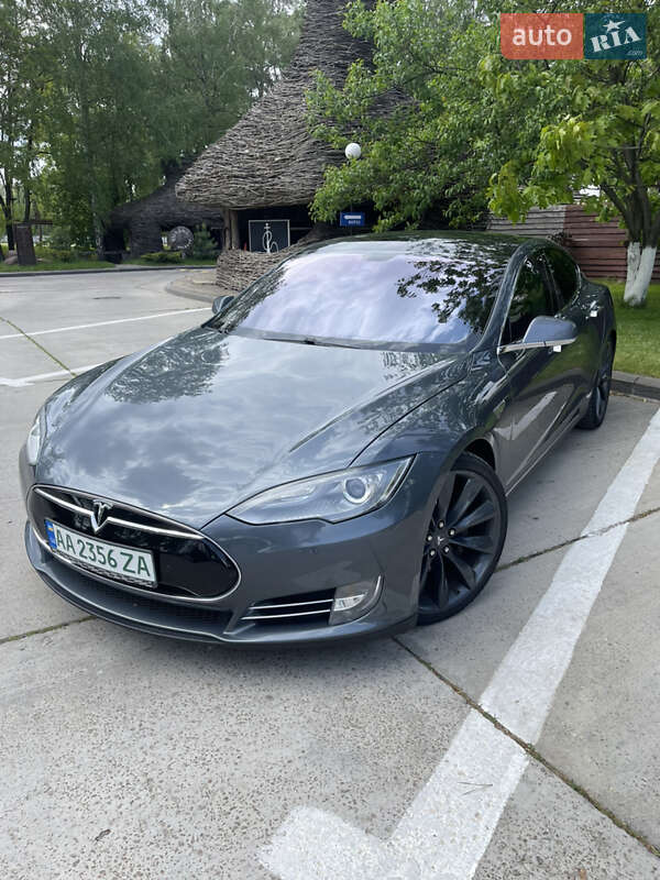 Ліфтбек Tesla Model S 2013 в Києві фото 52 Ліфтбек Tesla Model S 2013 в Києві