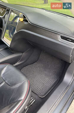 Лифтбек Tesla Model S 2013 в 