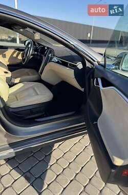 Ліфтбек Tesla Model S 2015 в 