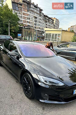 Лифтбек Tesla Model S 2017 в 