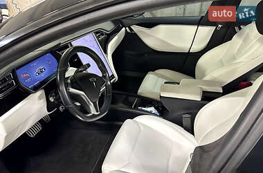 Лифтбек Tesla Model S 2017 в 
