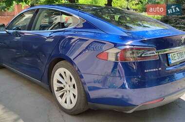 Лифтбек Tesla Model S 2016 в 
