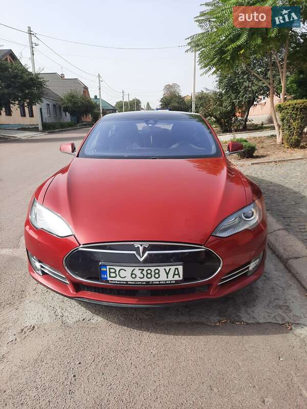 Ліфтбек Tesla Model S 2015 в 