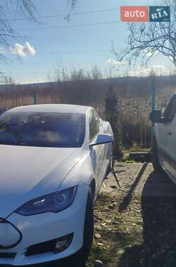 Лифтбек Tesla Model S 2013 в Ивано-Франковске