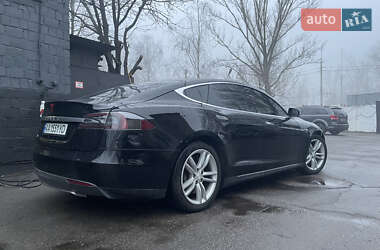 Лифтбек Tesla Model S 2013 в 
