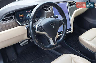 Лифтбек Tesla Model S 2015 в 