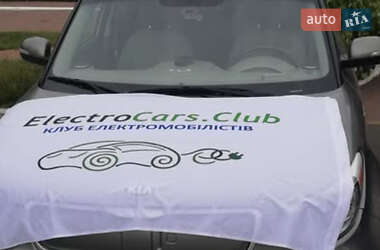 Лифтбек Tesla Model S 2015 в Киеве