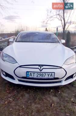 Лифтбек Tesla Model S 2013 в Ивано-Франковске